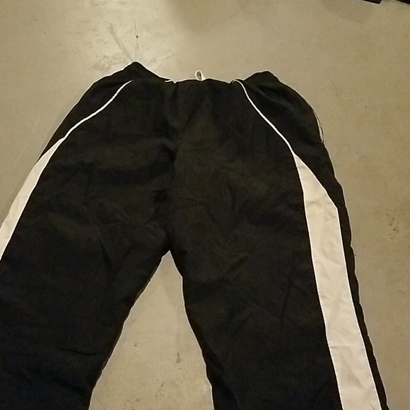 Under Armour lined wind pants - Picture 3 of 3